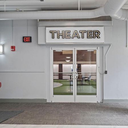Indy Metro Stay - Sleeps 8 - Skywalk Access - Monument Circle Индианаполис Экстерьер фото