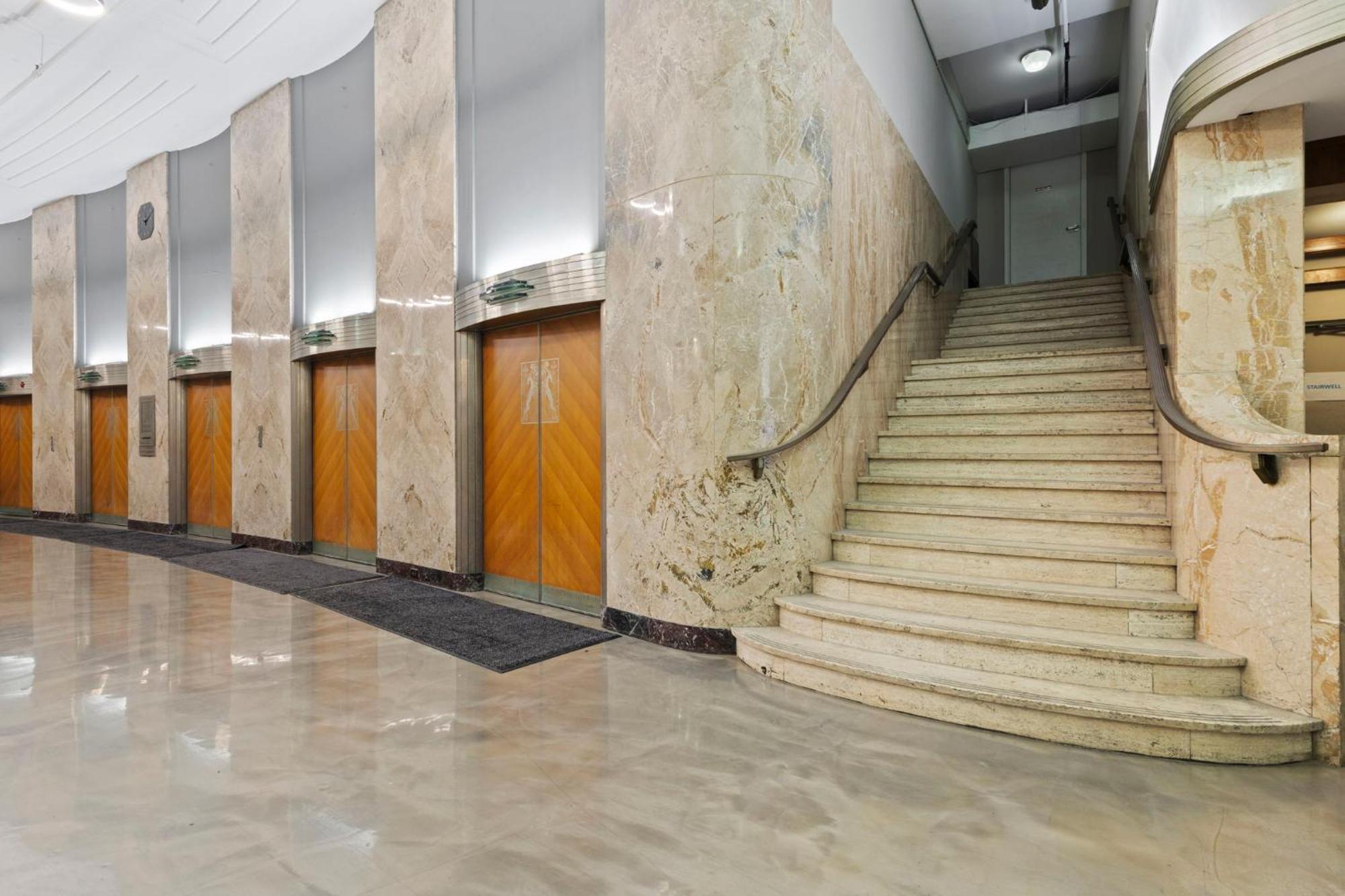 Indy Metro Stay - Sleeps 8 - Skywalk Access - Monument Circle Индианаполис Экстерьер фото
