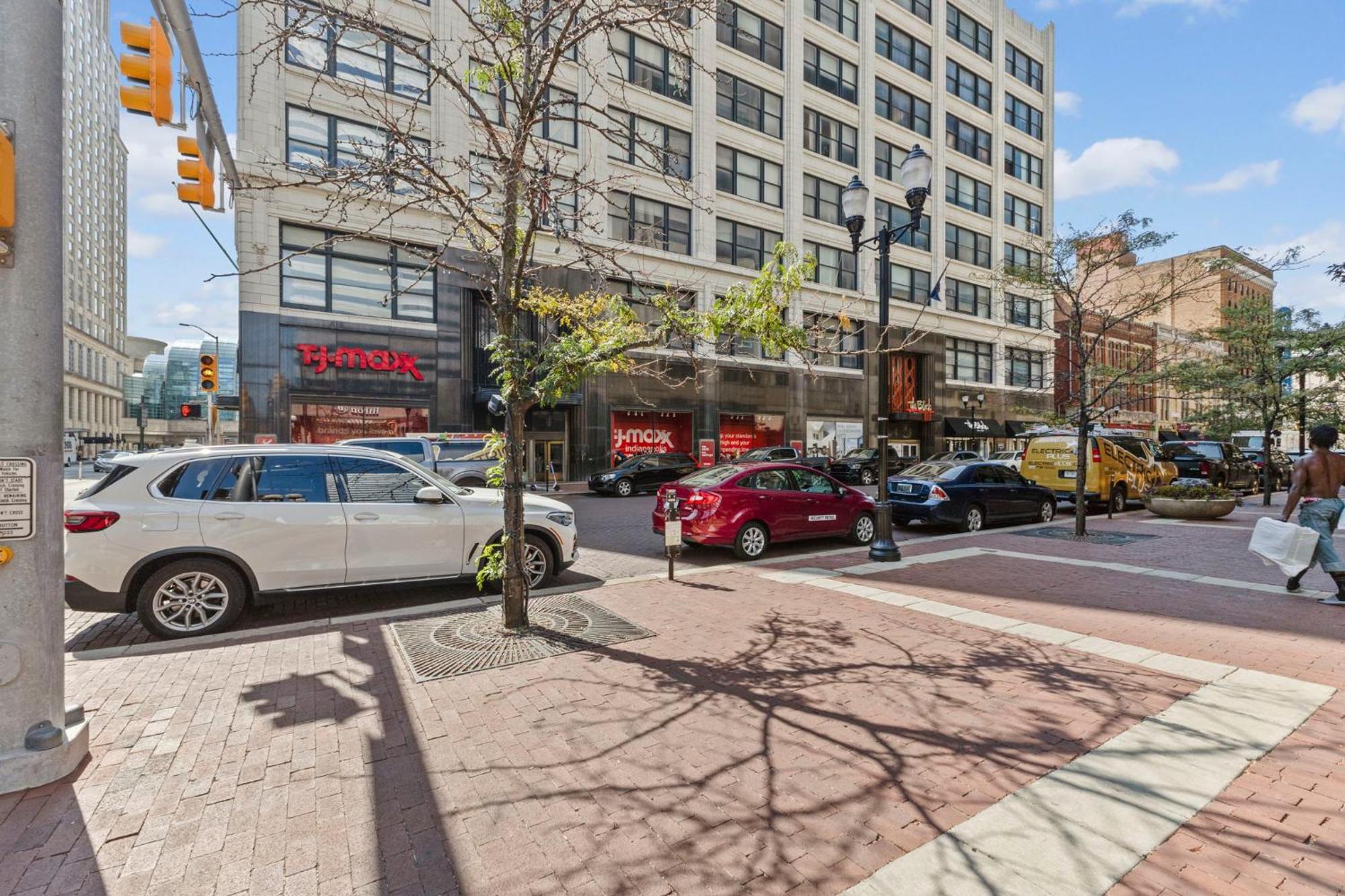Indy Metro Stay - Sleeps 8 - Skywalk Access - Monument Circle Индианаполис Экстерьер фото